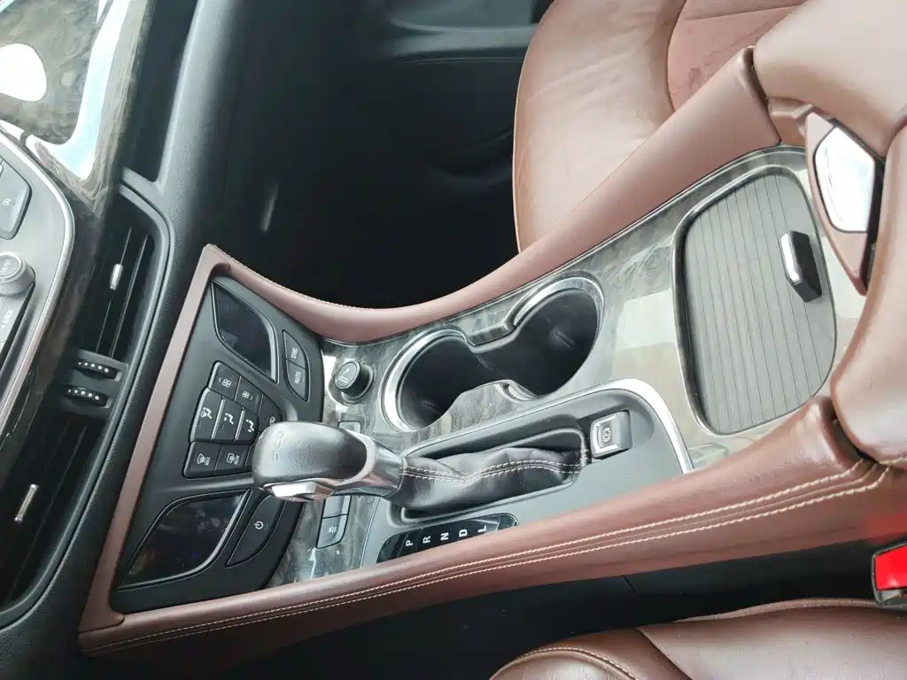 Buick Envision Plus — миниатюра 10