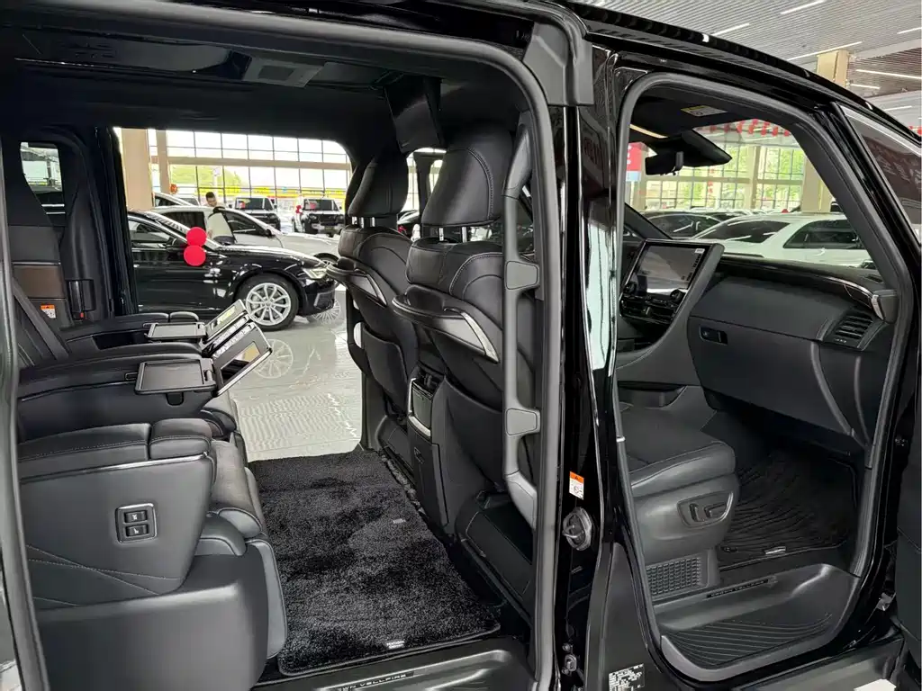 Toyota Vellfire — миниатюра 4
