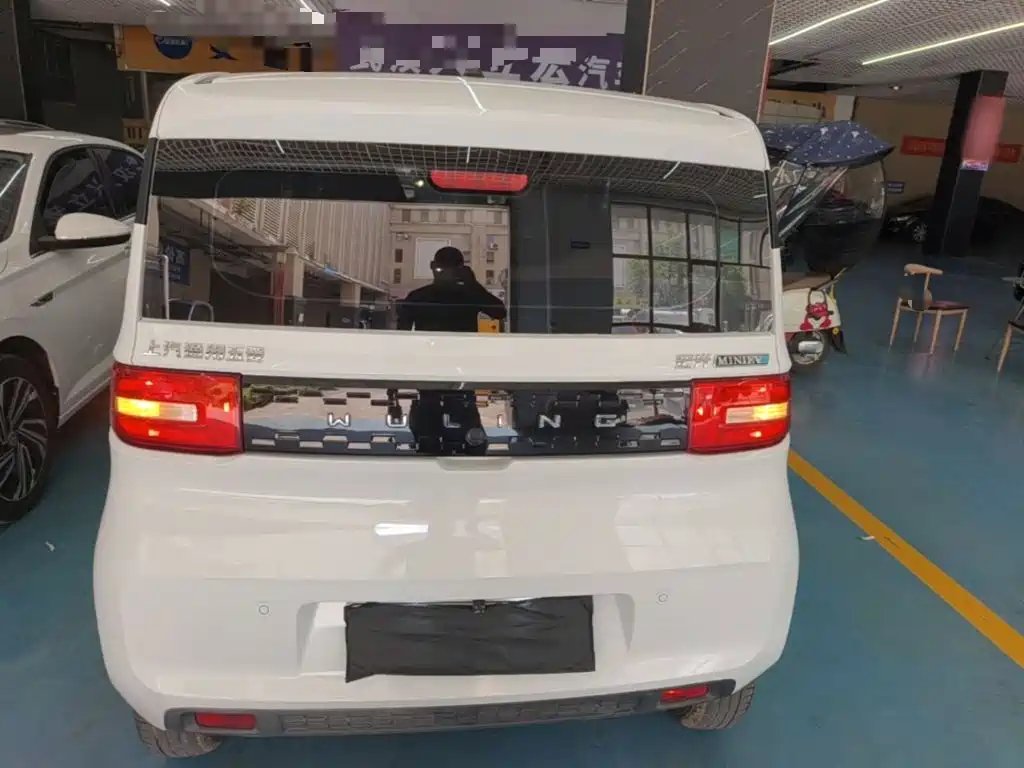 Wuling MINIEV — миниатюра 6