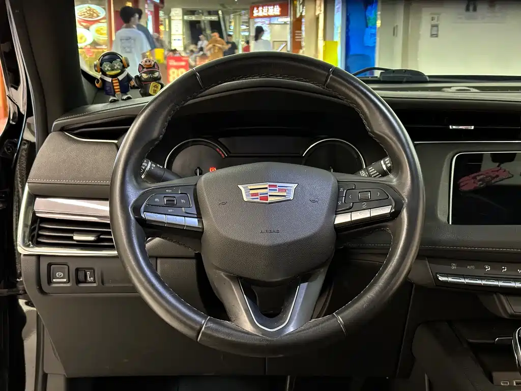 Cadillac XT4 — миниатюра 16