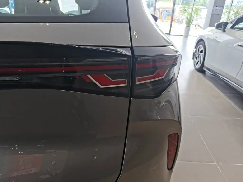 Volkswagen 06 2024 Ultra
