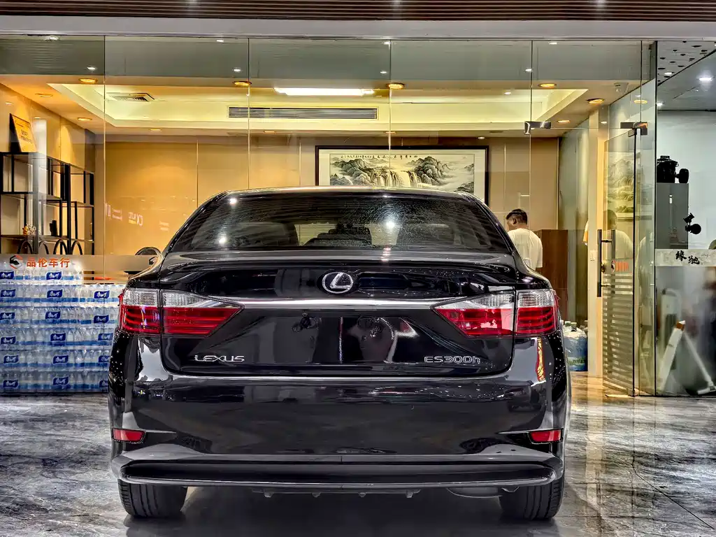 Lexus ES — миниатюра 16