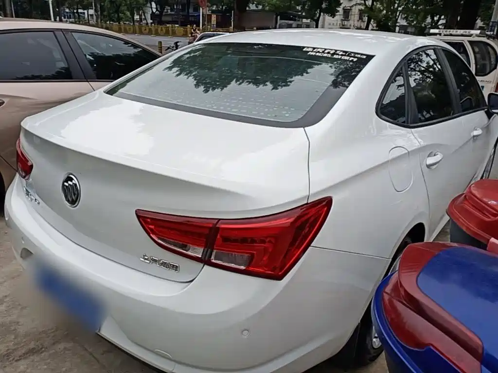 Buick Verano — миниатюра 7
