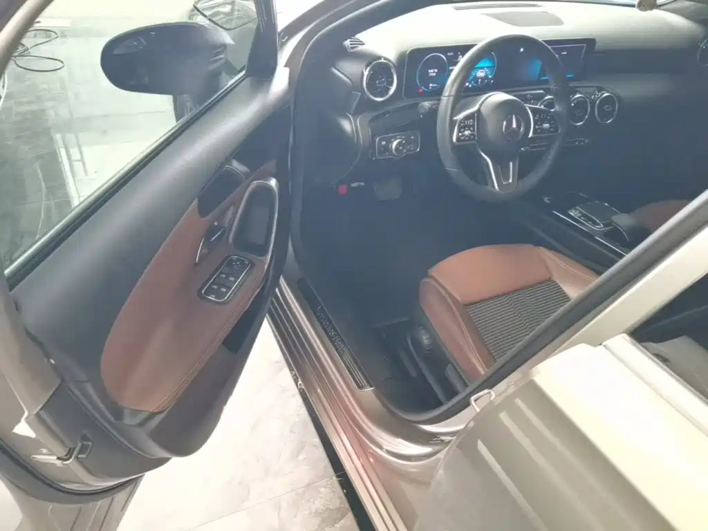 Mercedes-Benz A-Class (Import) — миниатюра 16