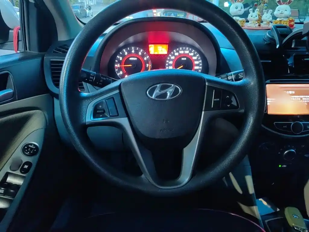 Hyundai Verna — миниатюра 3