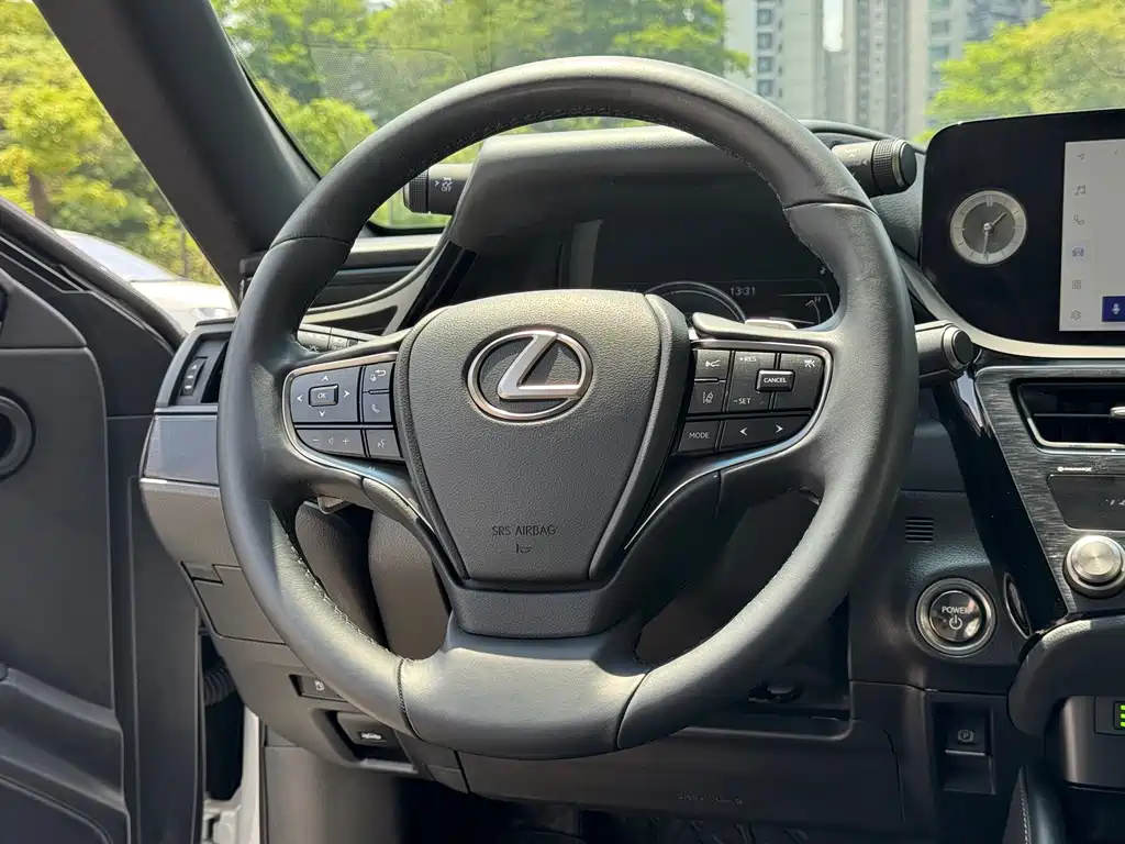 Lexus ES — миниатюра 8