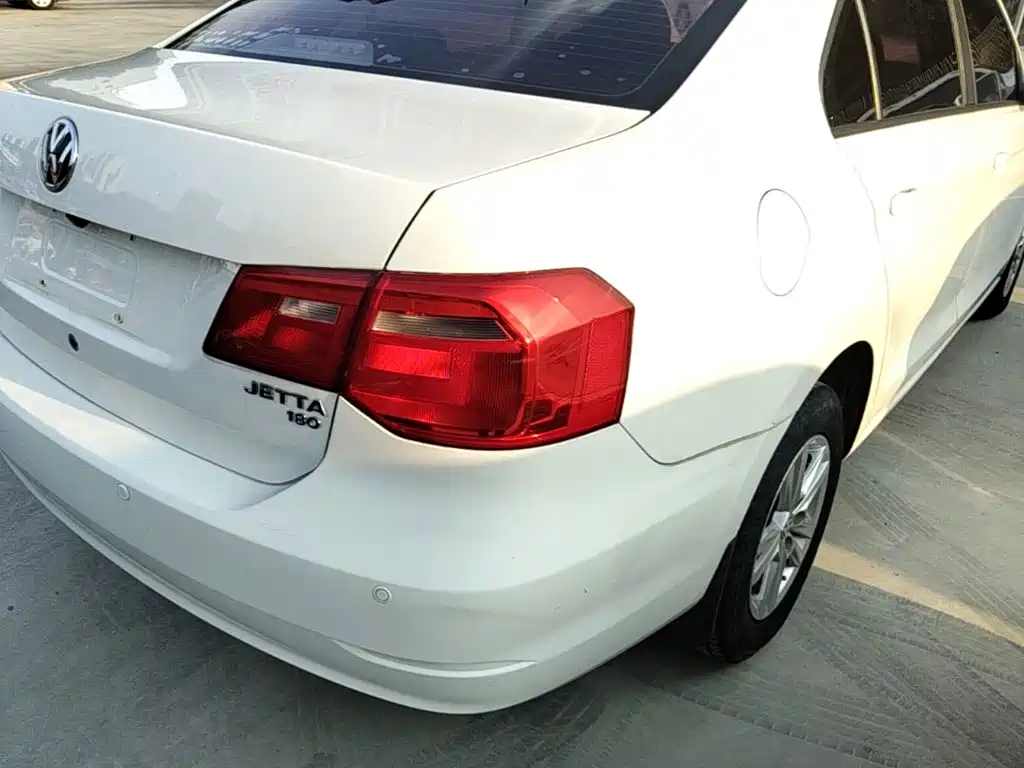 Volkswagen Jetta — миниатюра 8
