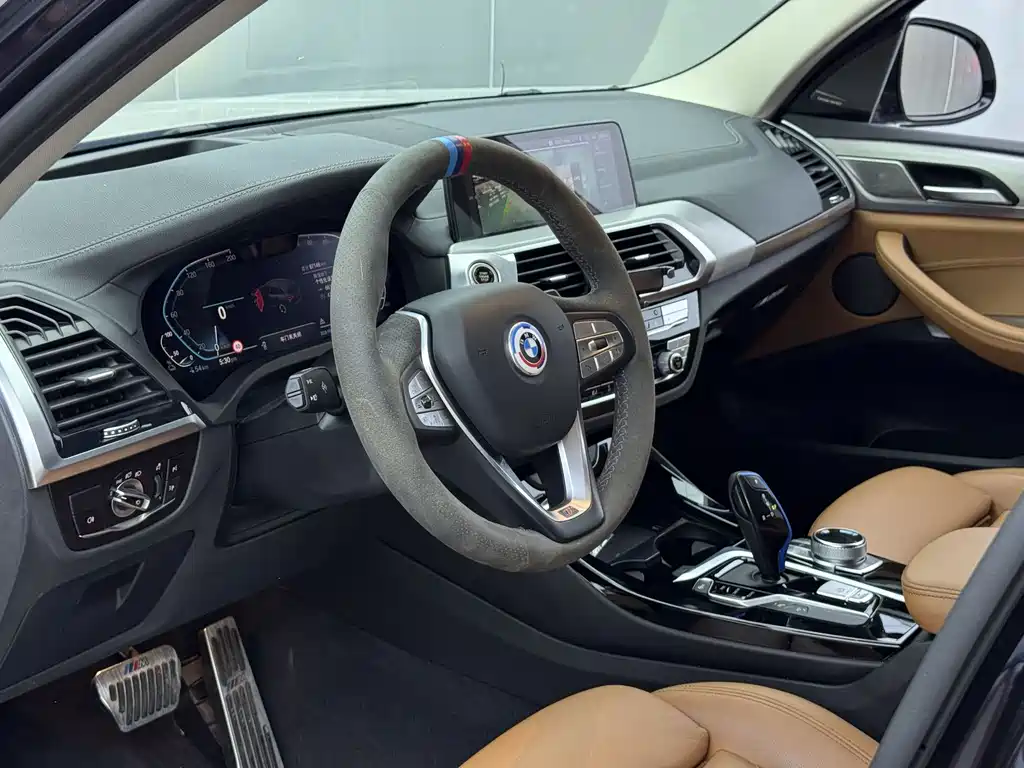 BMW iX3 — миниатюра 14
