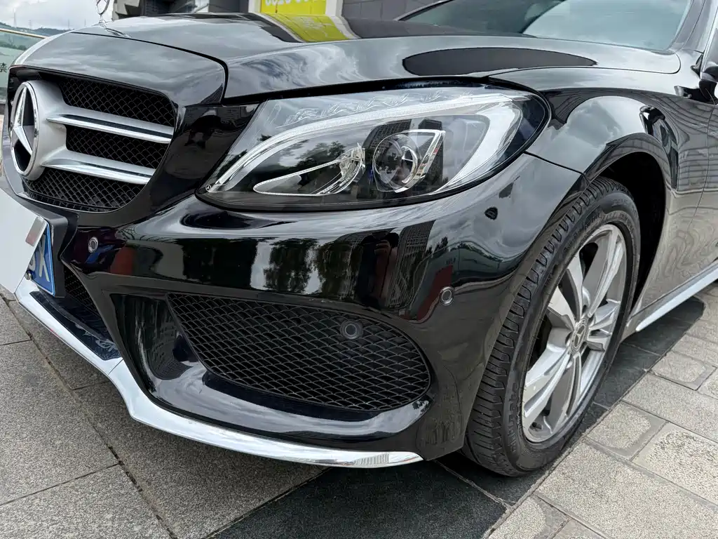 Mercedes-Benz C-Class — миниатюра 13