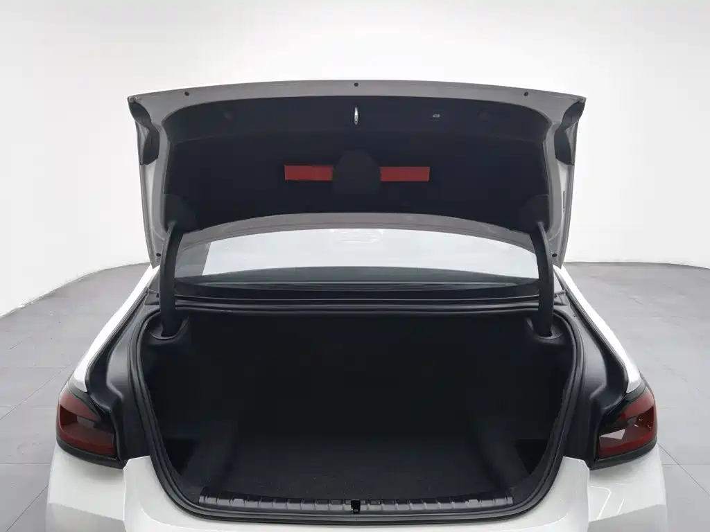 BMW 5 Series — миниатюра 16