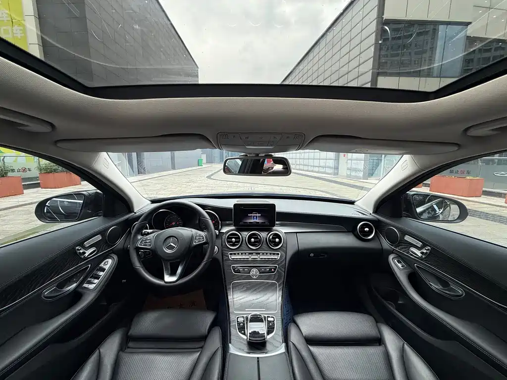 Mercedes-Benz C-Class — миниатюра 5