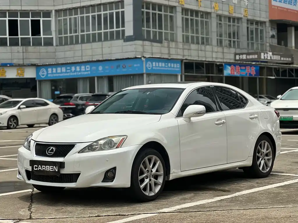 Купить Lexus IS