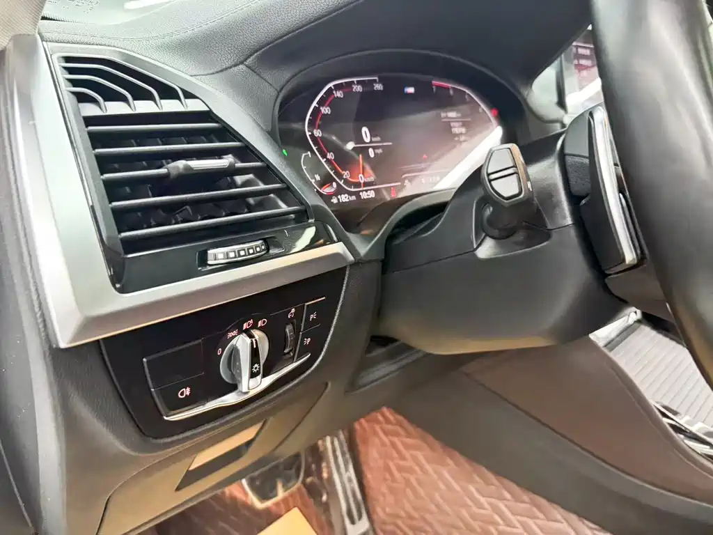 BMW X4 — миниатюра 10