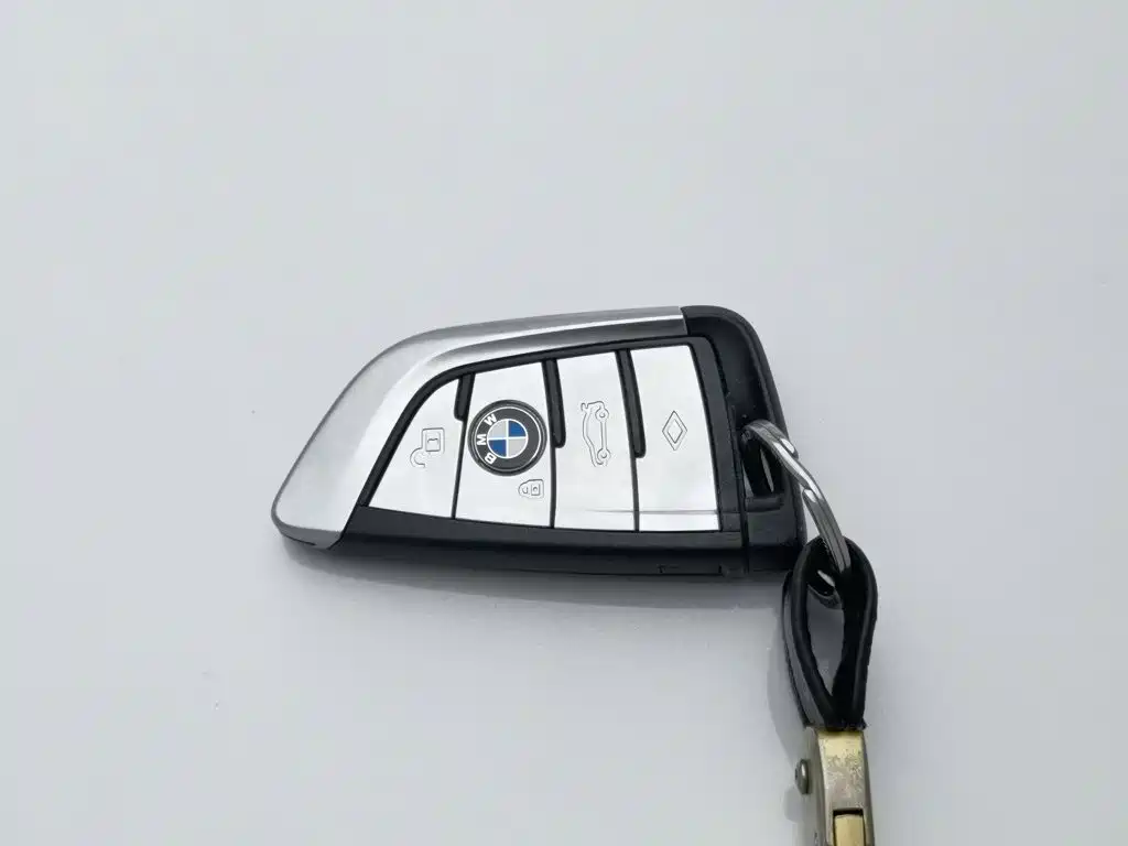 BMW 5 Series — миниатюра 19