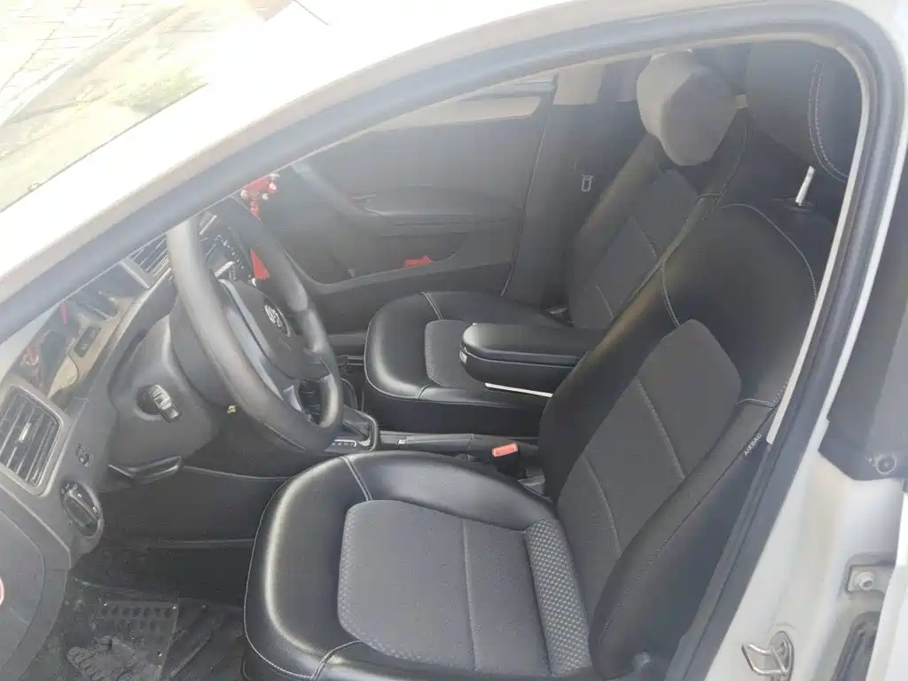 Volkswagen Santana — миниатюра 8