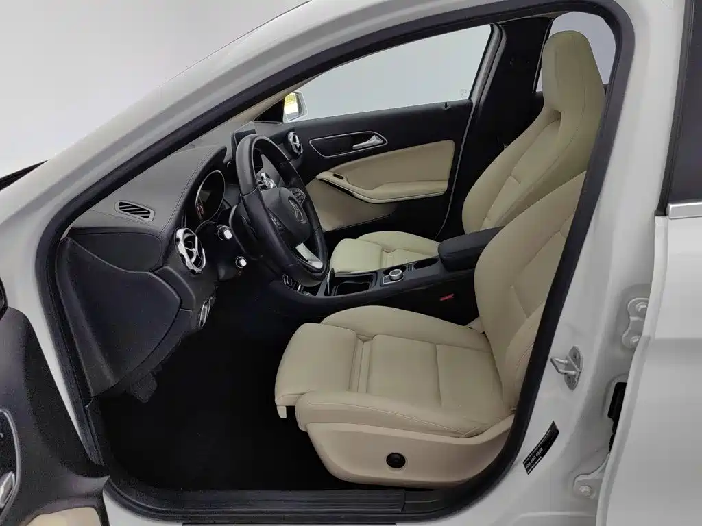 Mercedes-Benz GLA — миниатюра 10