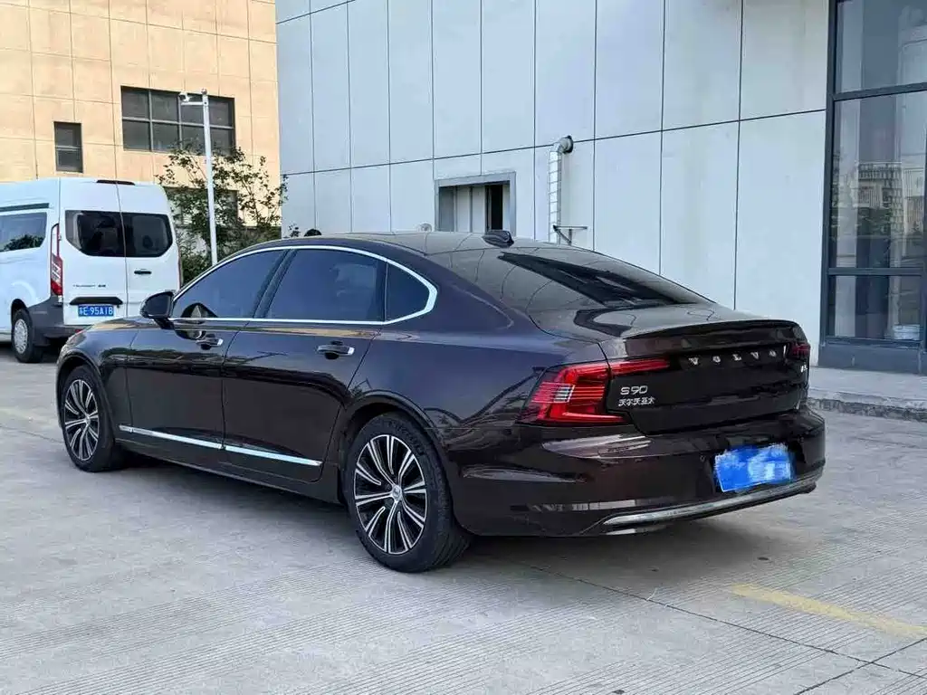 Volvo S90 — миниатюра 7