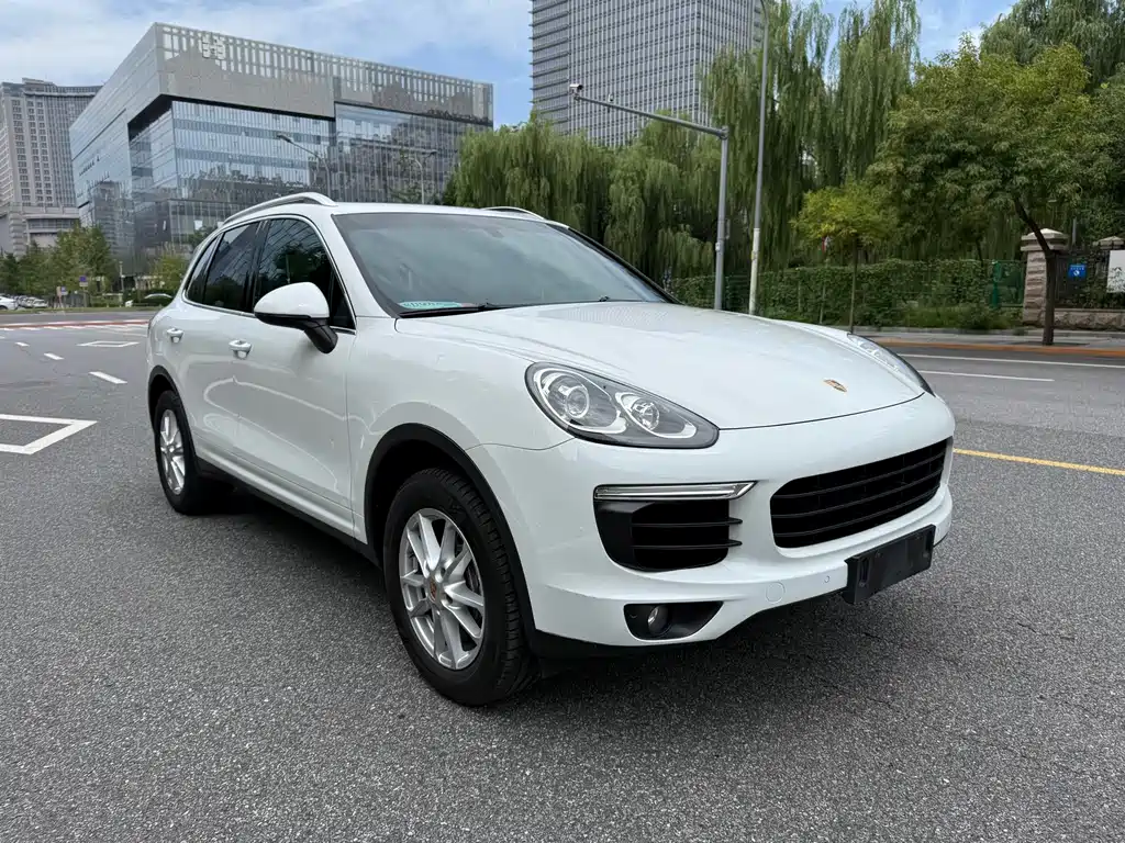 Porsche Cayenne — миниатюра 3