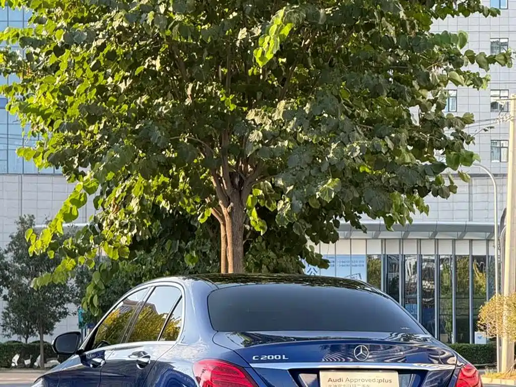 Mercedes-Benz C-Class — миниатюра 6