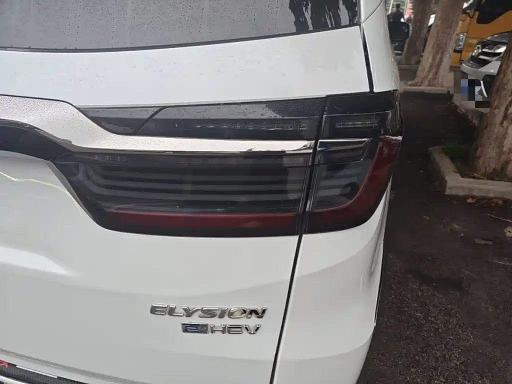 Honda Elysion — миниатюра 8