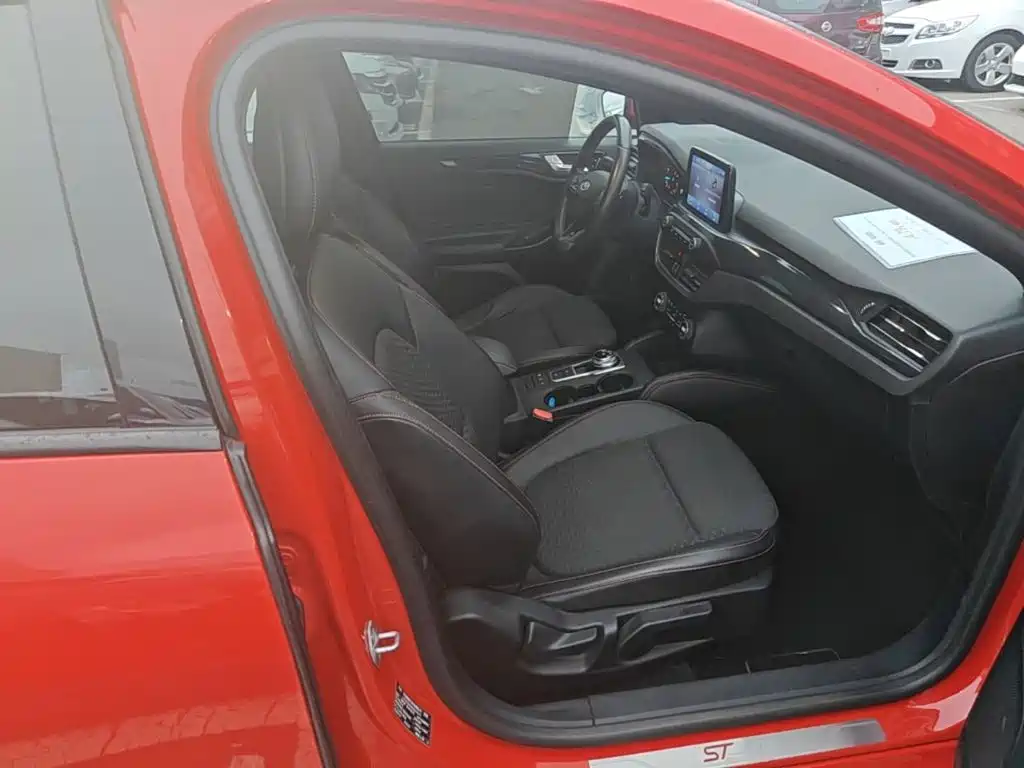Ford Focus — миниатюра 25
