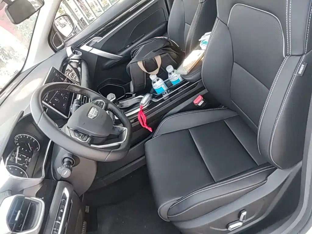 Geely Binyue — миниатюра 15