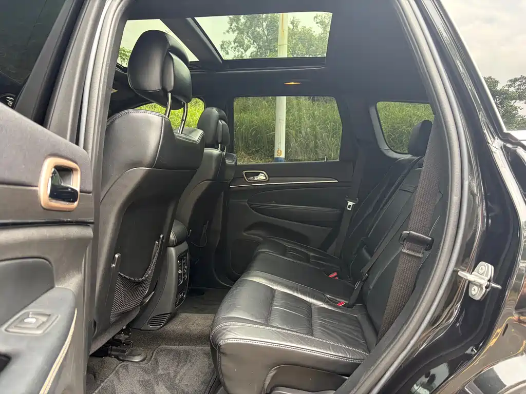 Jeep Grand Cherokee (Import) 3.0L Comfort Enjoy Navigation Edition, фото 7