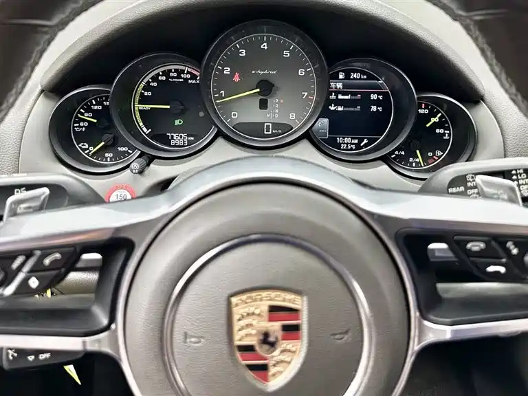Porsche Cayenne Hybrid — миниатюра 13