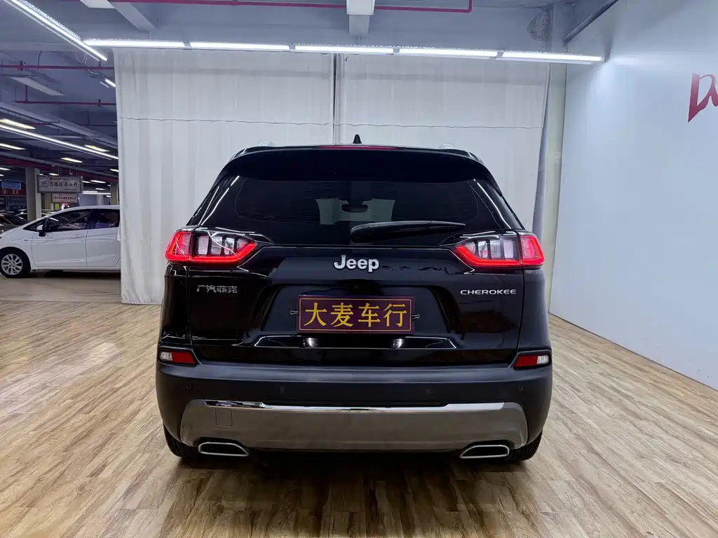Jeep Cherokee — миниатюра 6