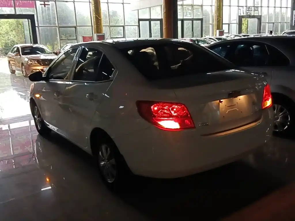 Chevrolet Sail — миниатюра 5