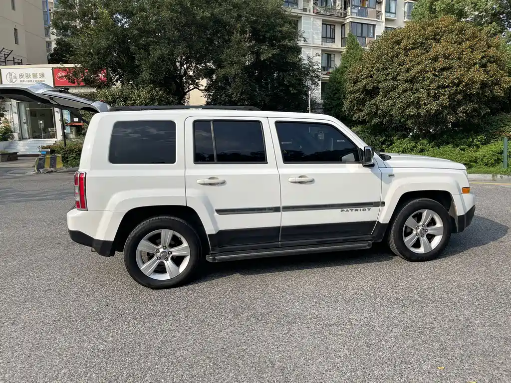 Jeep Patriot — миниатюра 4