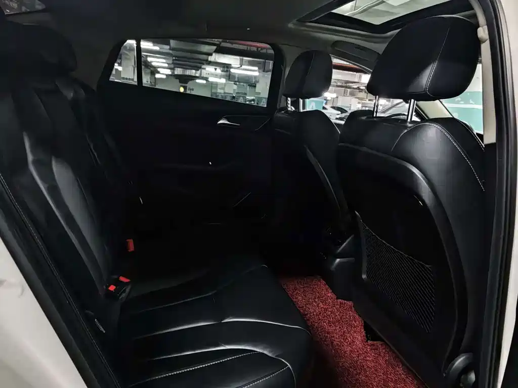 Hongqi Hongqi H5 — миниатюра 15