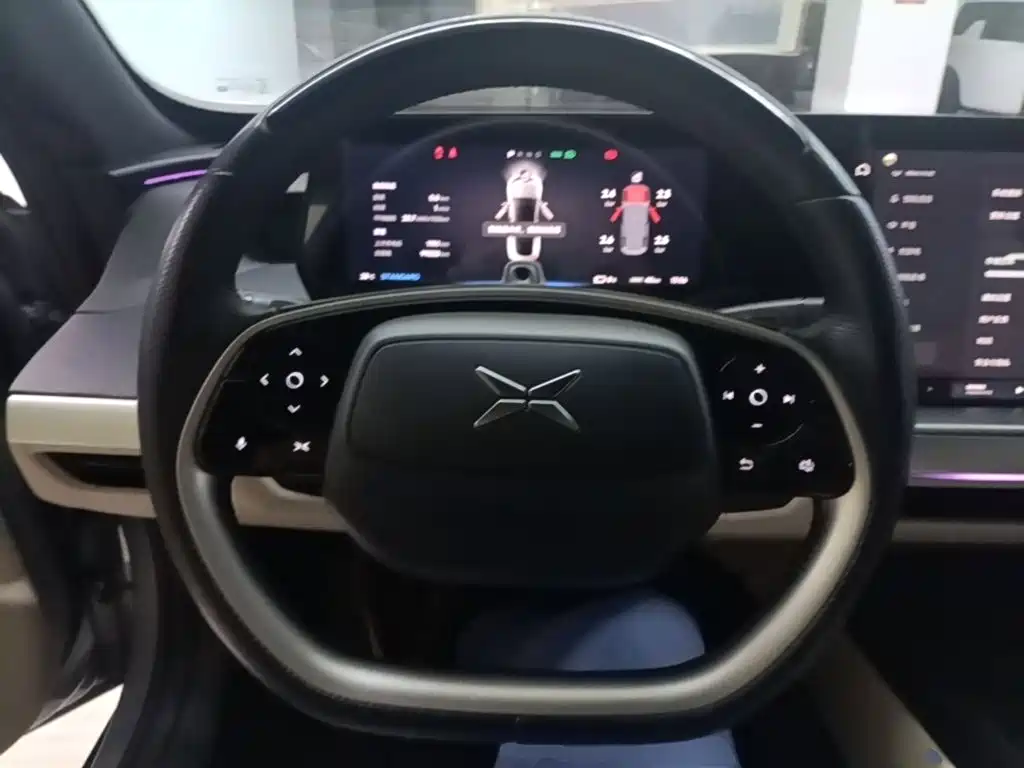 XPeng P7 — миниатюра 11