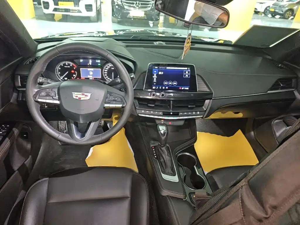 Cadillac CT4 — миниатюра 10