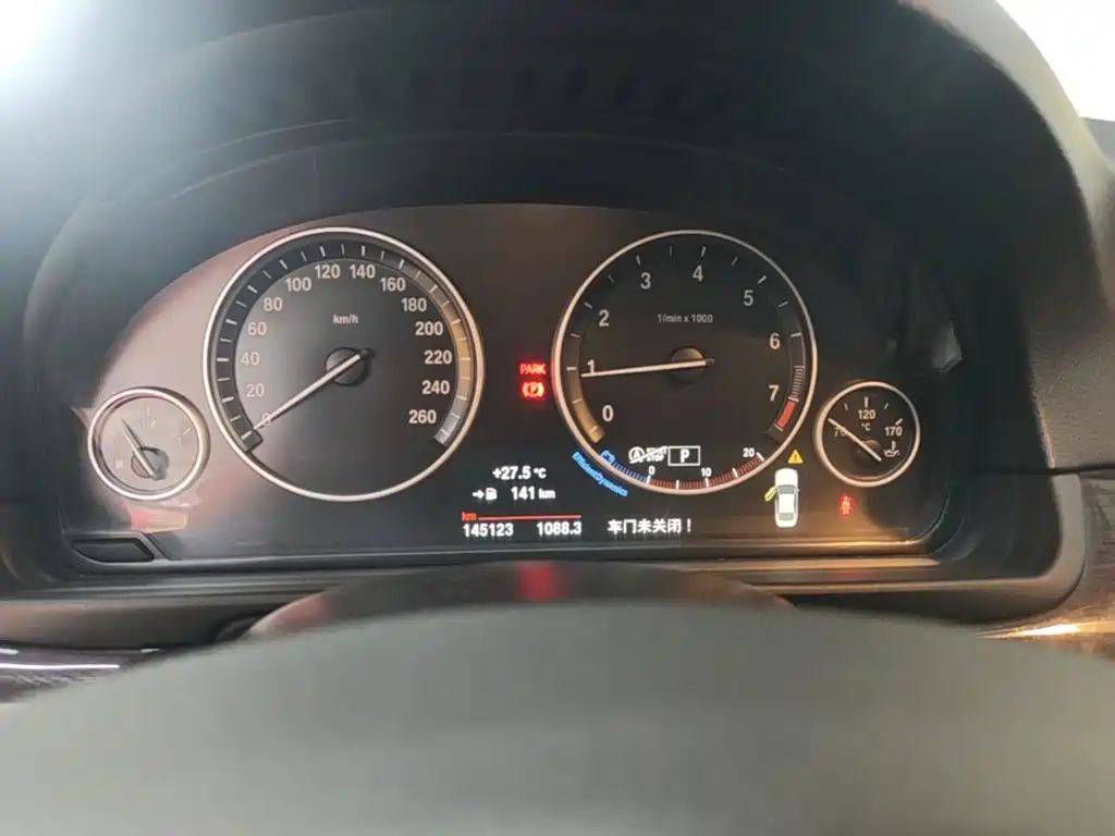 BMW 5 Series — миниатюра 12
