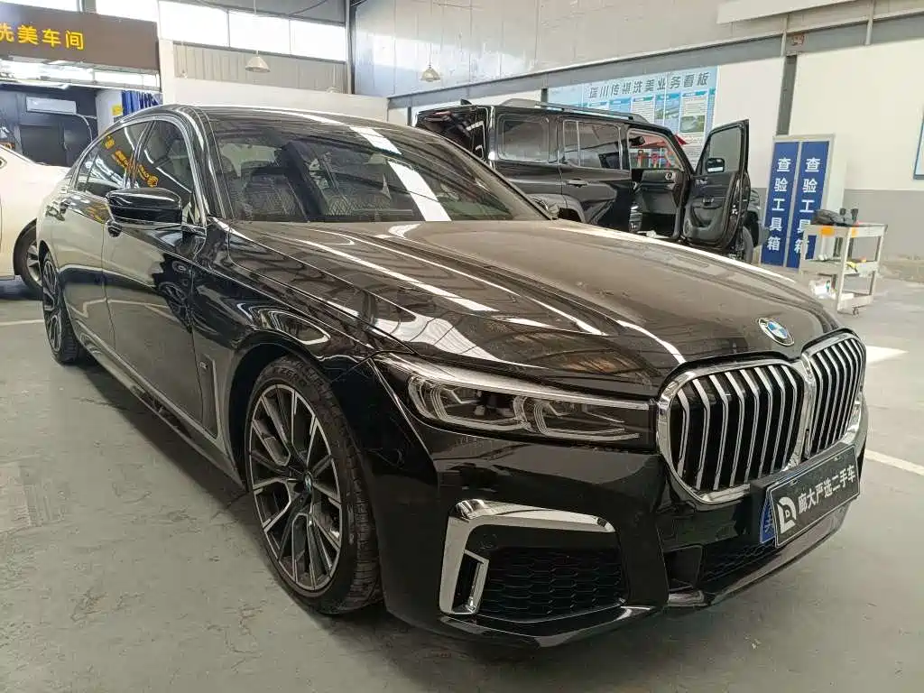 BMW 7 SERIES