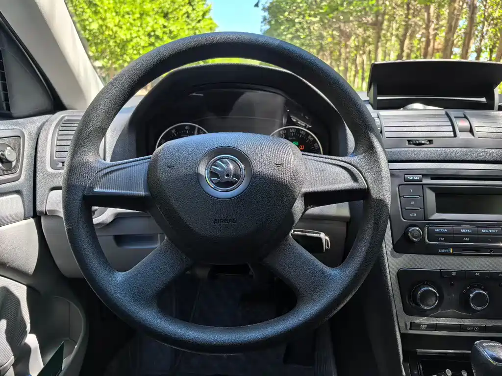Skoda Octavia — миниатюра 8