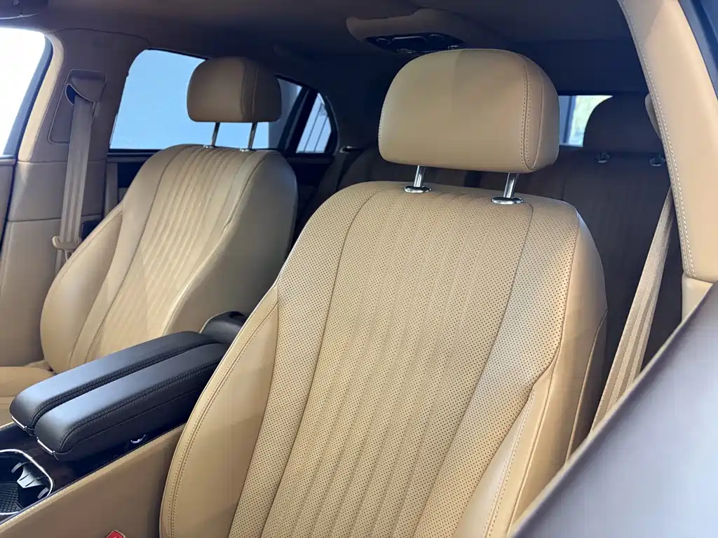 Bentley Flying Spur — миниатюра 10