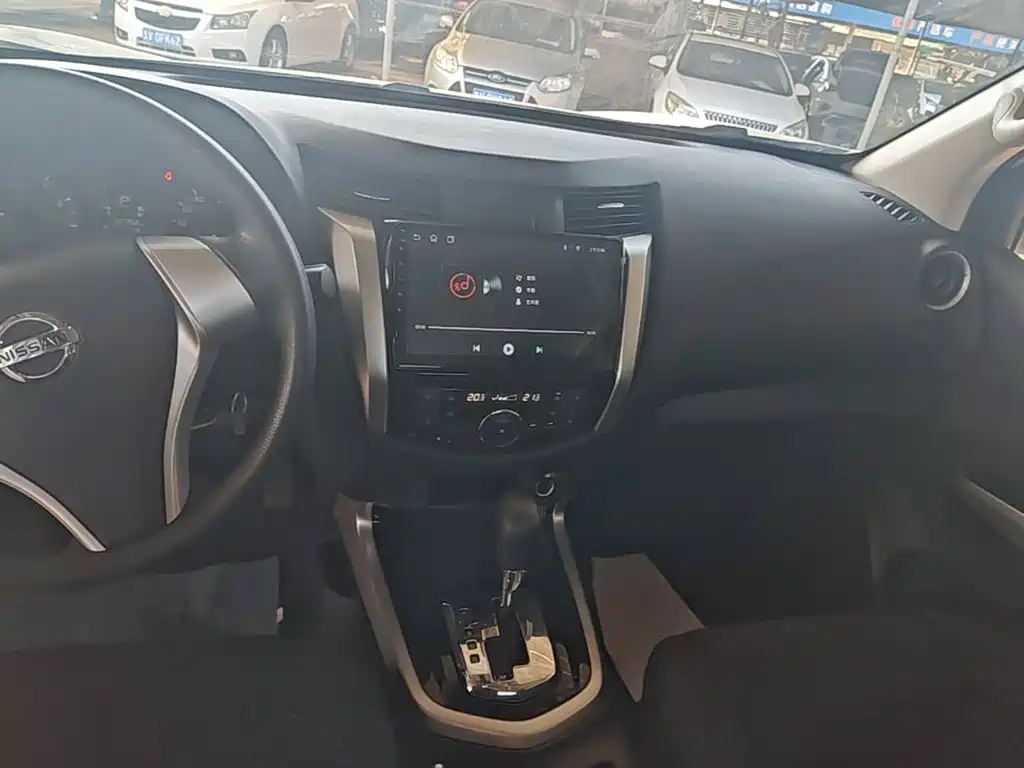 Nissan Navara — миниатюра 13