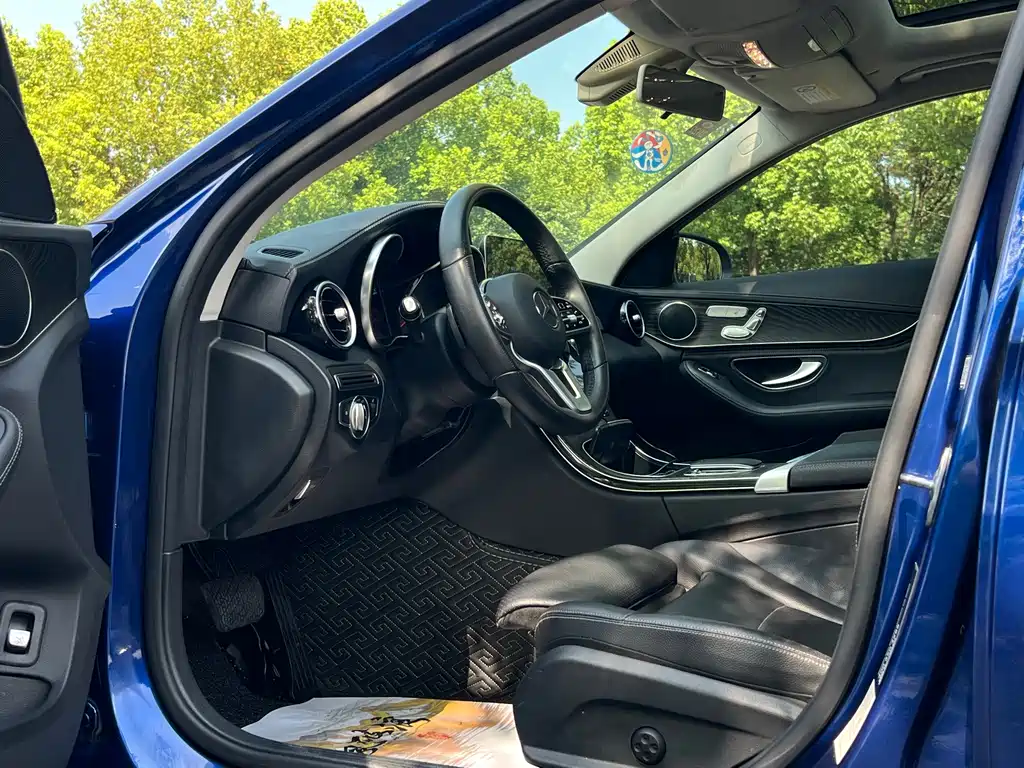 Mercedes-Benz C-Class — миниатюра 8