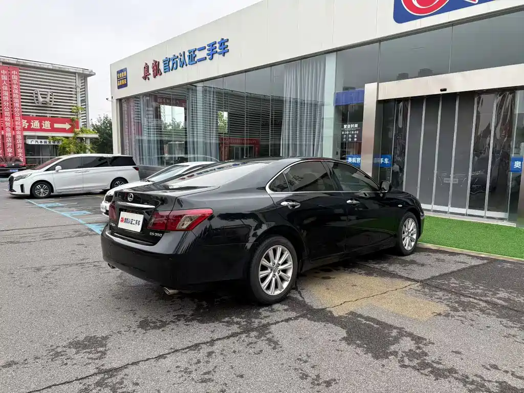Lexus ES — миниатюра 7