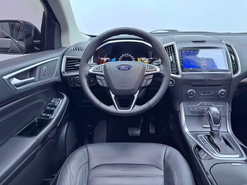 Ford Edge — миниатюра 9