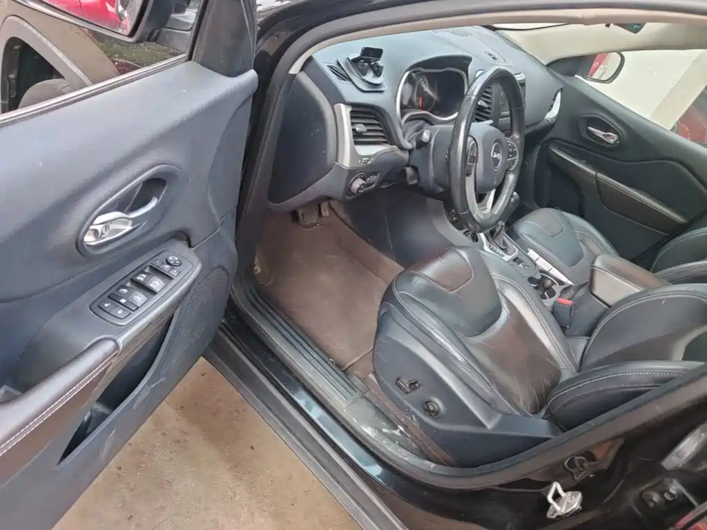 Jeep Cherokee — миниатюра 16