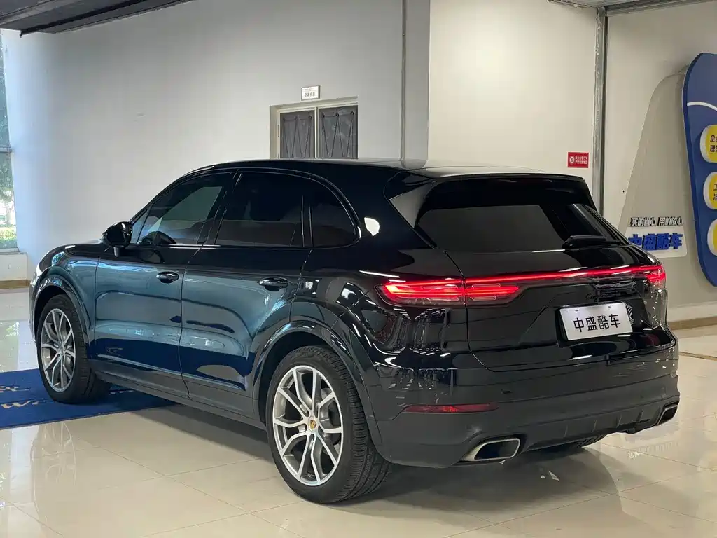 Porsche Cayenne — миниатюра 25