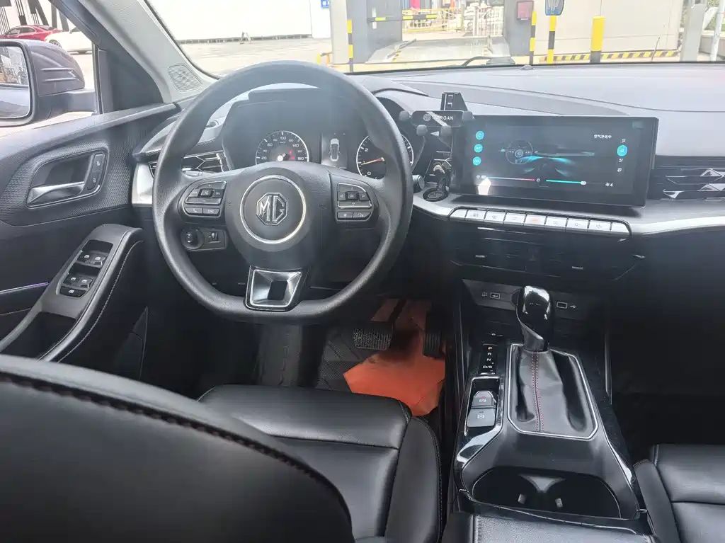 MG MG5 - фото 6