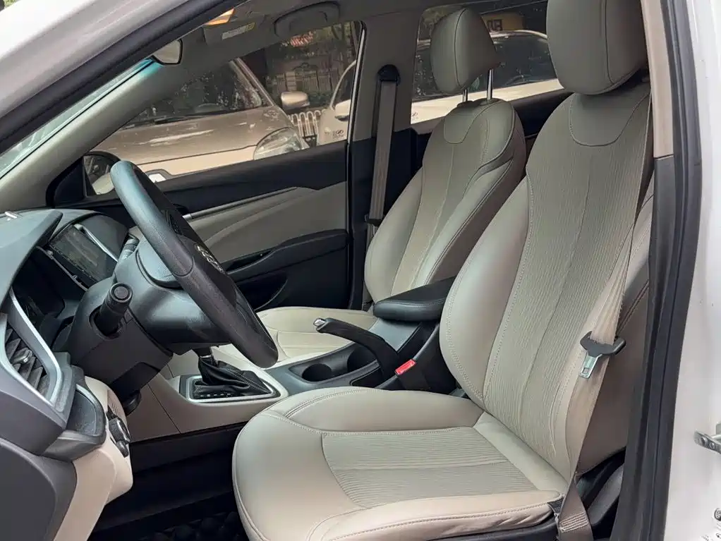 Buick Excelle — миниатюра 9