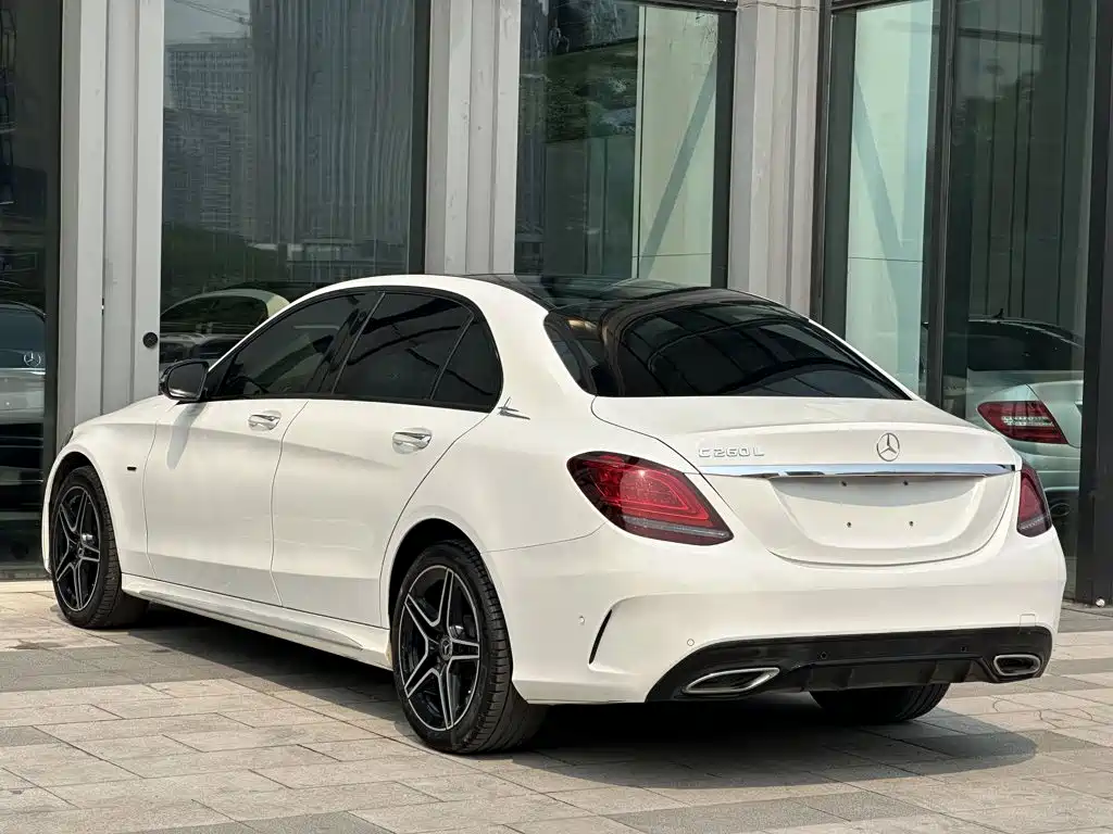 Mercedes-Benz C-Class — миниатюра 8