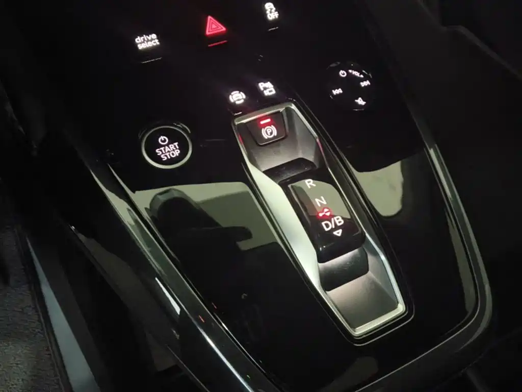 Audi Q4 e-tron — миниатюра 14
