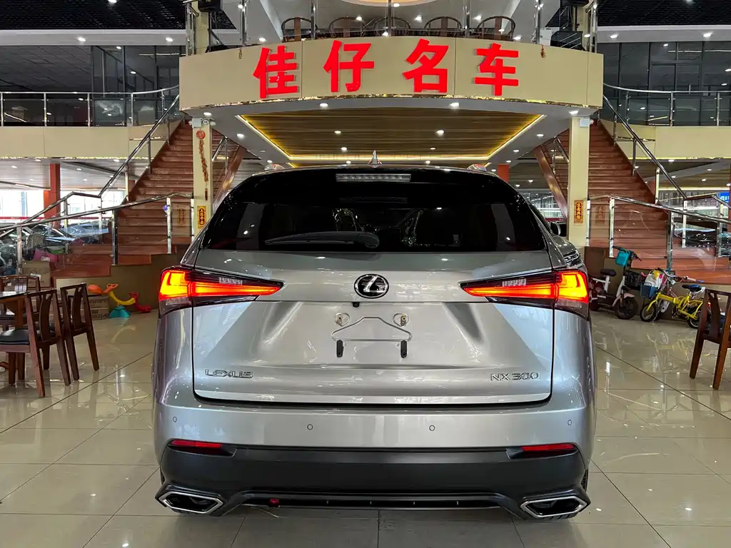 Lexus NX 2018 300