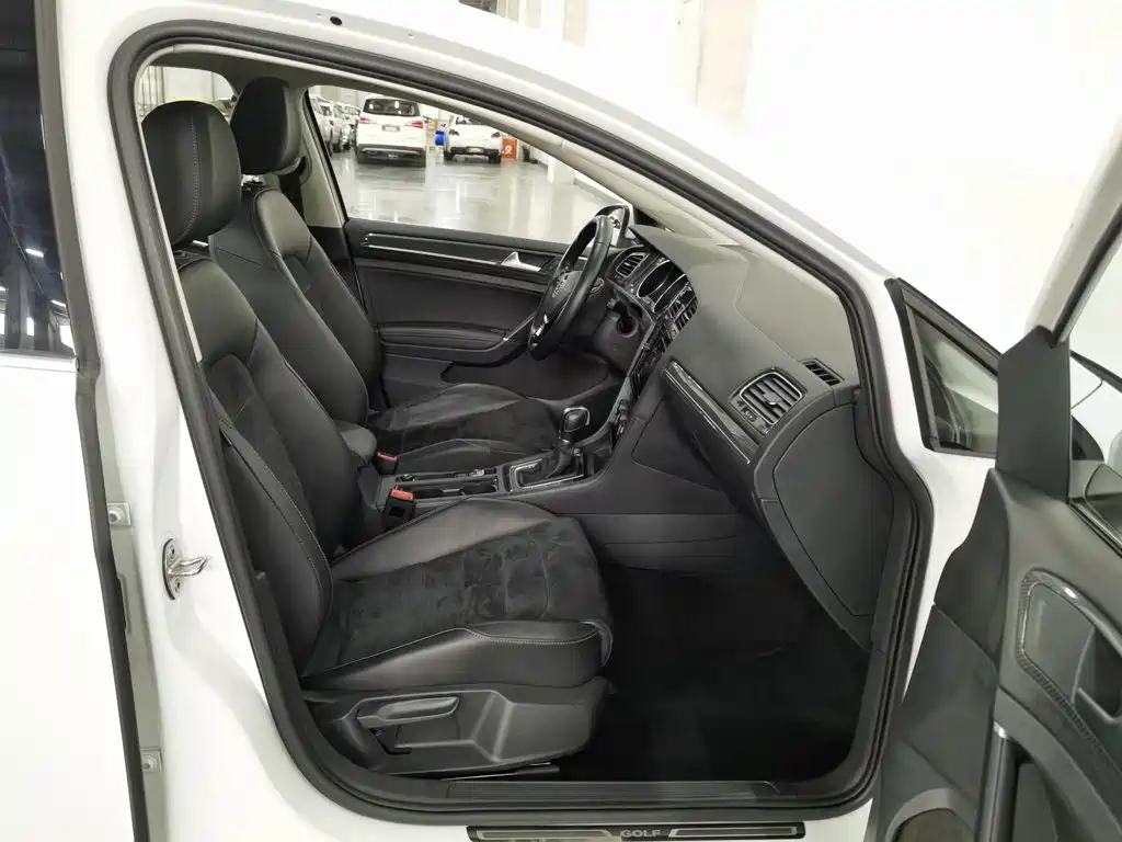 Volkswagen Golf — миниатюра 23